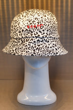 Load image into Gallery viewer, XXXSCOFF Leopard pattern scoff XXX logo bucket hat-White