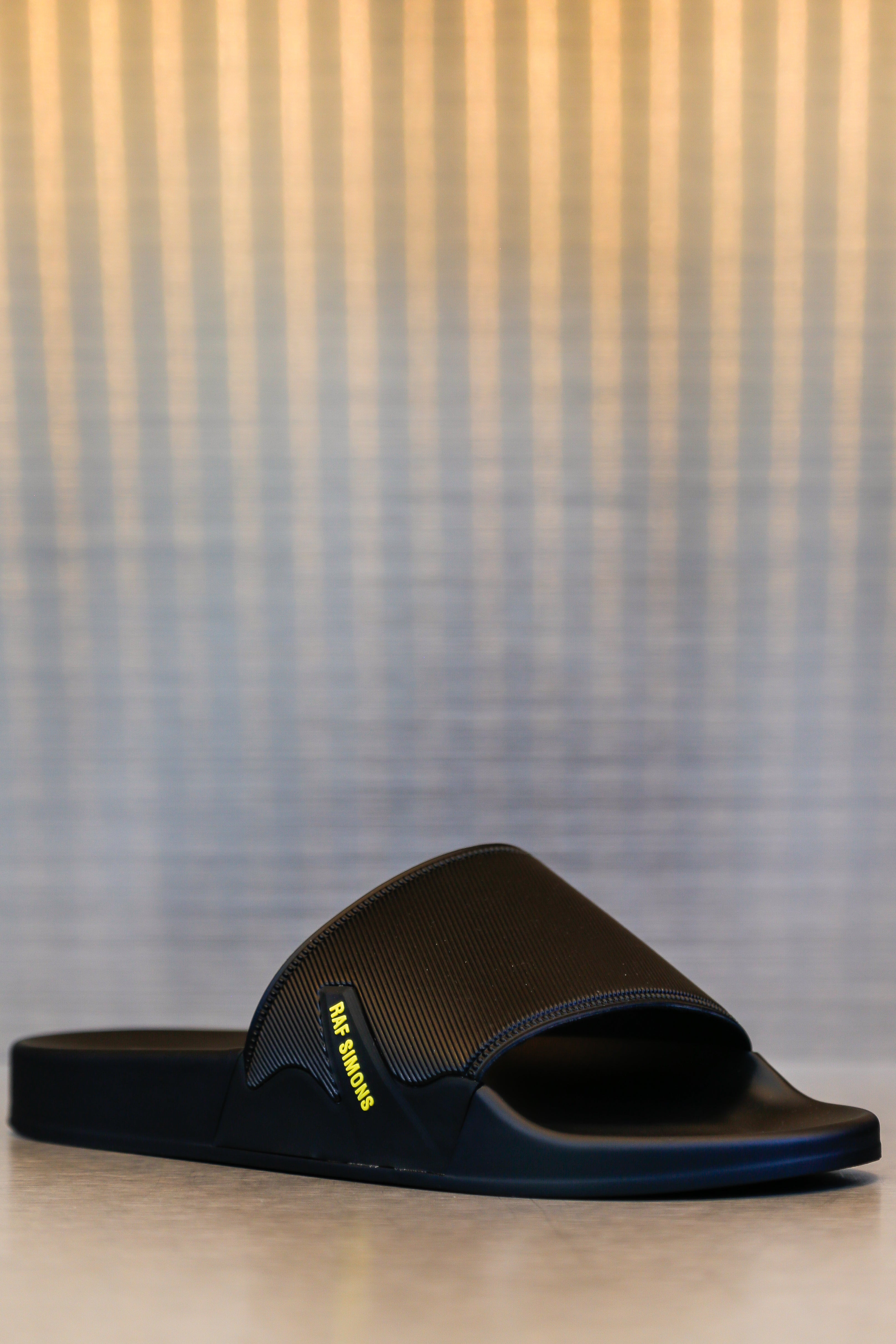 新品未使用RAF SIMONS ASTRAロゴサンダル BLACK 42 新品未使用RAF SIMONS ASTRAロゴサンダル BLACK 42
